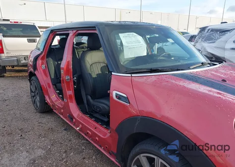 2024 Mini Clubman Cooper S z USA, uszkodzony, nr VIN WMWXJ1C0XR2V49569